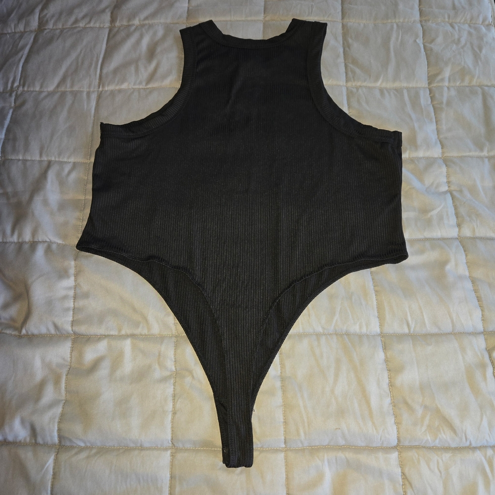 Black Ribbed Crew Neck Top - Picture 2 of 4